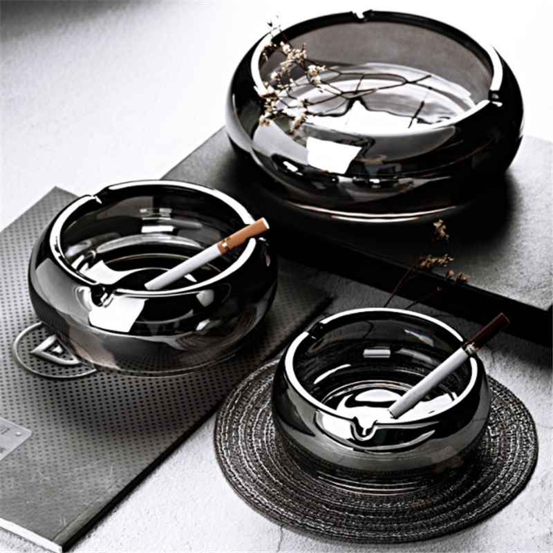 Crystal glass ashtray and cigar saucer personality trend