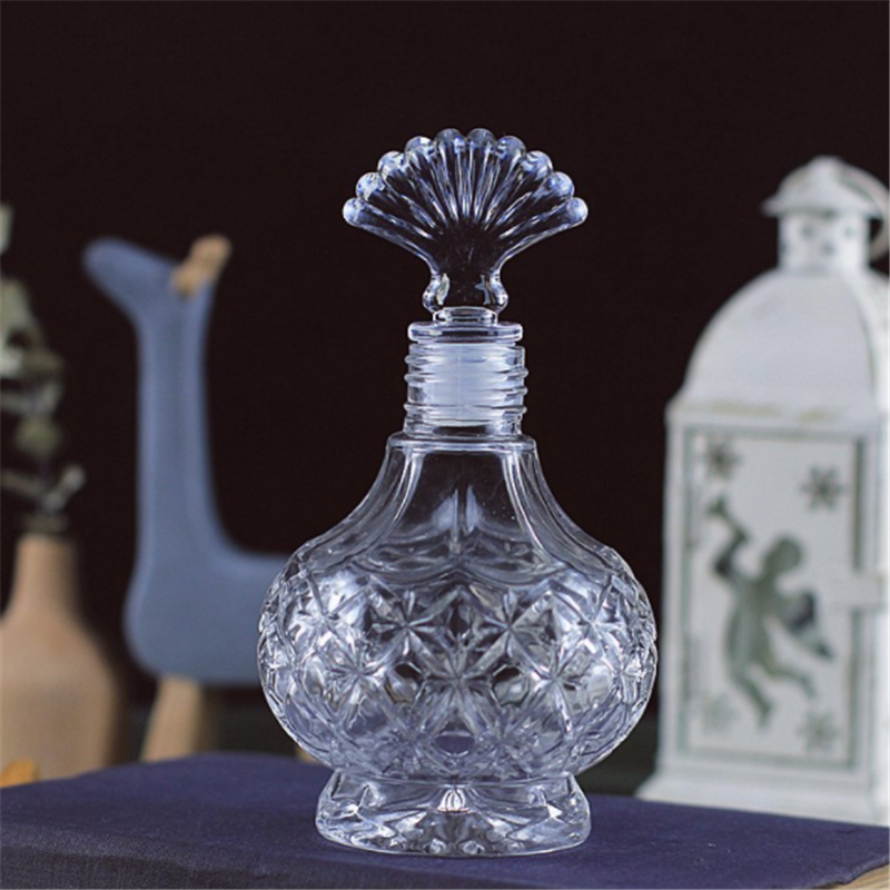 American vintage embossed flower perfume aromatherapy glass bottle