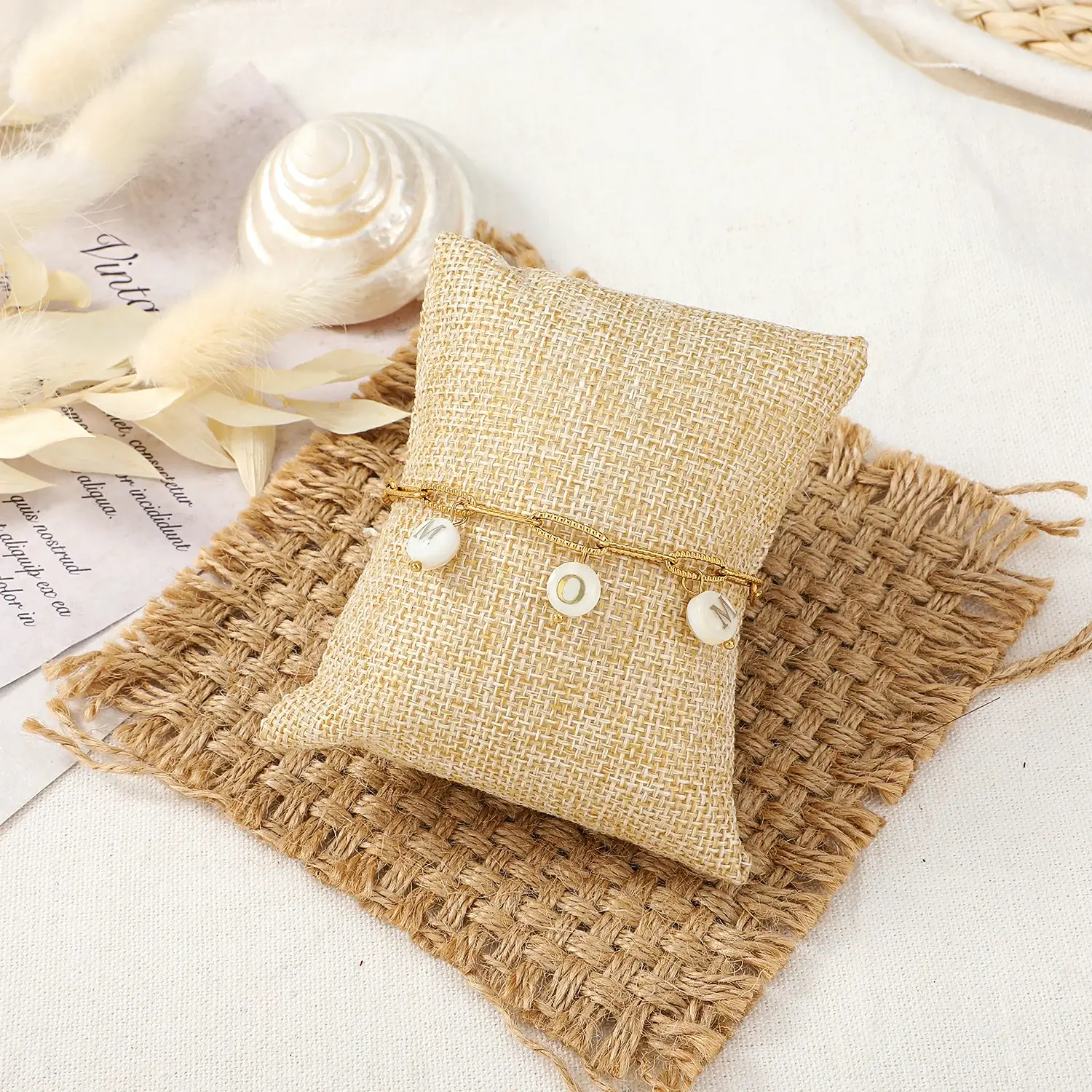 MOM shell beads bracelet (3).webp