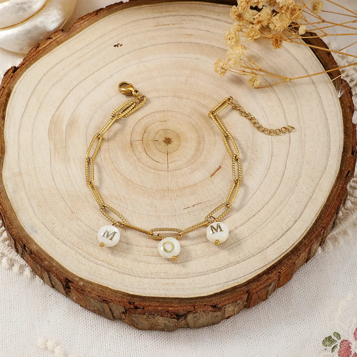 MOM shell beads bracelet (4).webp