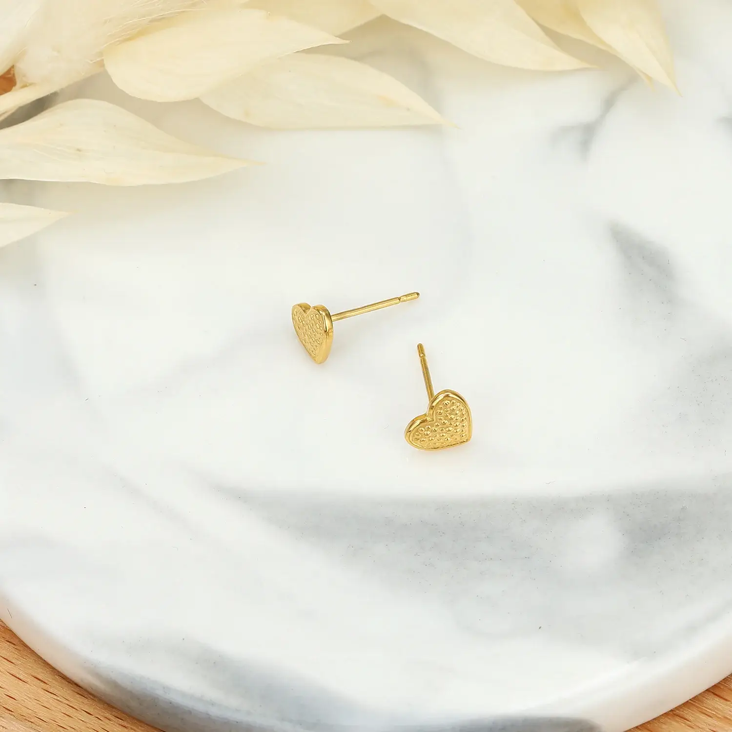 Not Fade Stainless Steel Earrings for women Small Heart Stud Earrings 2021 Wholesale Tiny Korean Clip on Earring Jewelry (4).webp