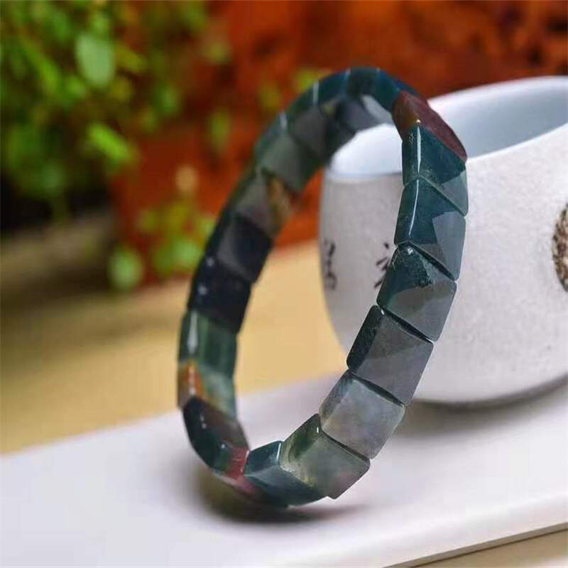 Agate faceted hand row