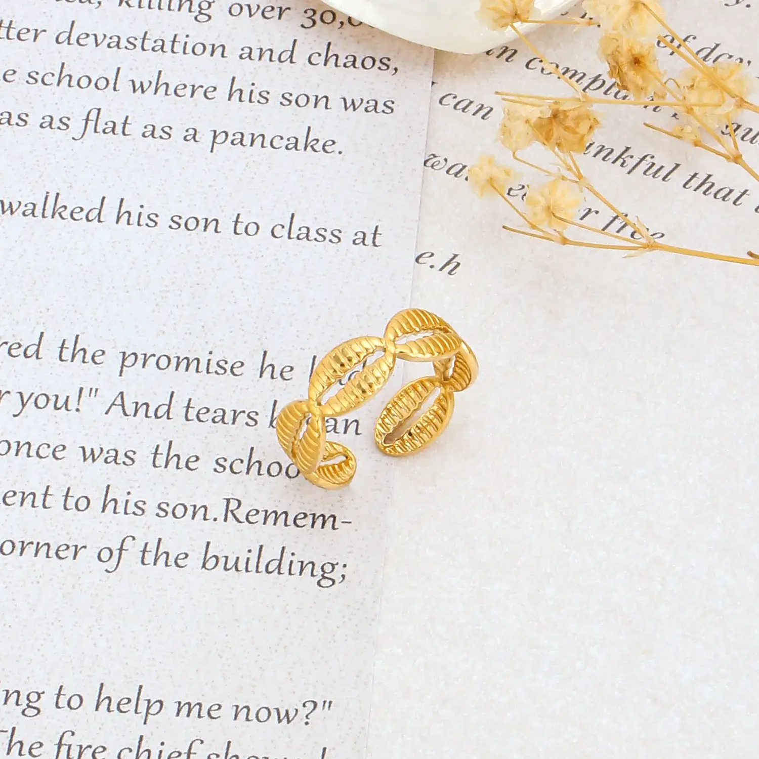 18K Gold Plating Shell Shape Adjustable Stainless Steel Ring  (1).webp