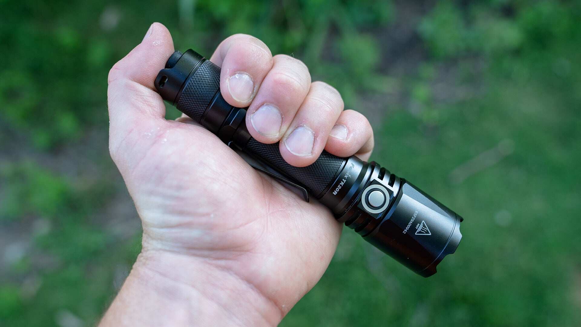 Factors to consider while buying a flashlight 