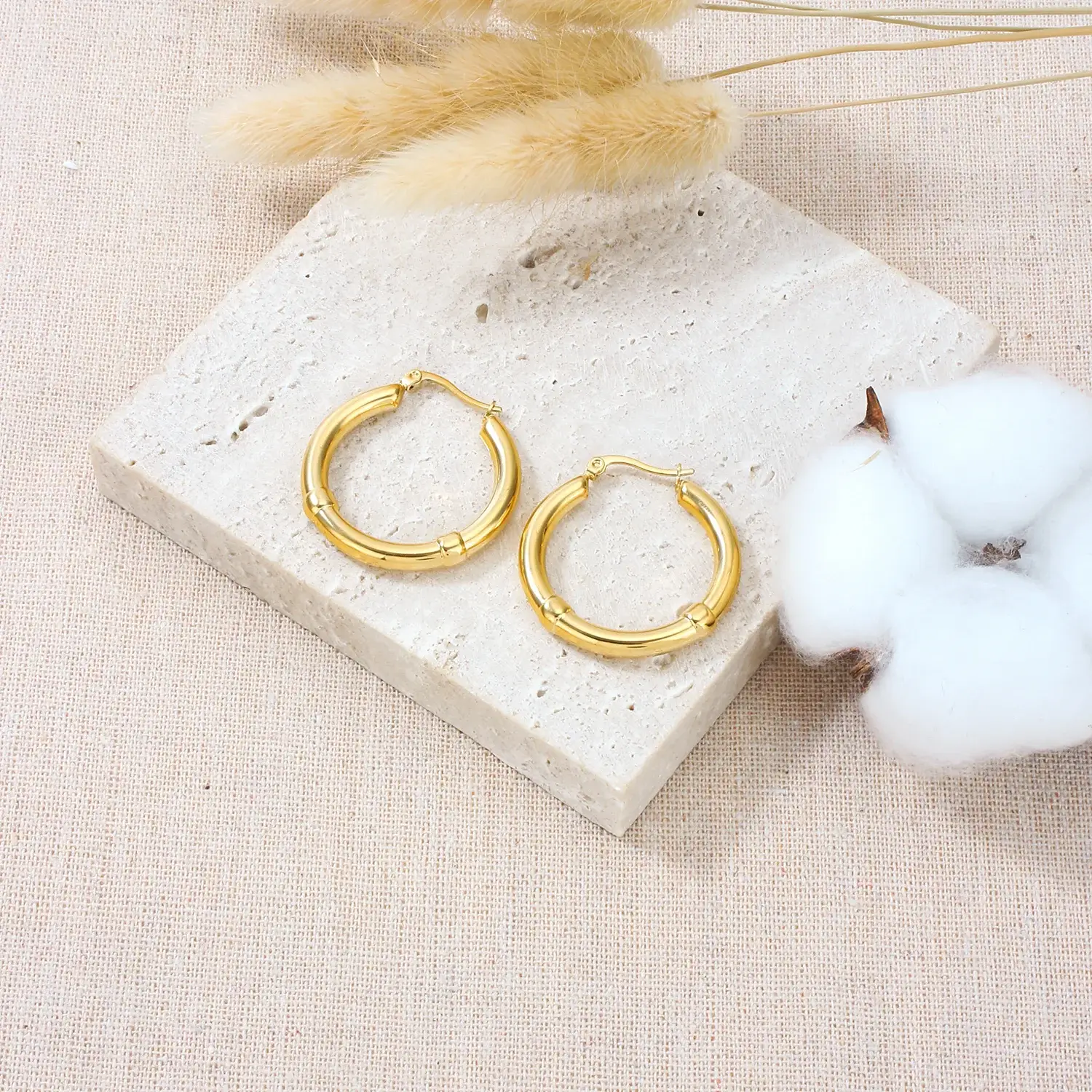 Amazon Trendy Women Hypoallergenic 316L Stainless Steel Small Hoop Earrings Jewelry Hot Sale (5).webp