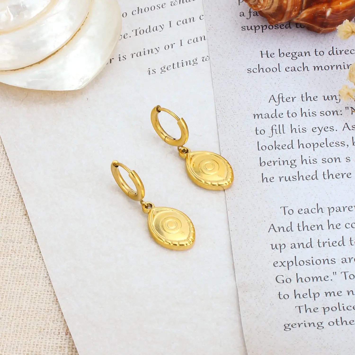 New small fragrance 2 set diamond-size pearl earrings 925 silver needles retro do old star with尺寸 (2).webp