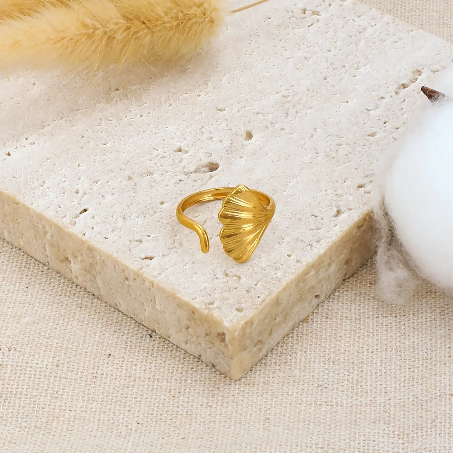 Chinese Style Stainless Steel Material Gogeous Ginkgo Leaf  Shaped Elegant Ring尺寸 (10).webp