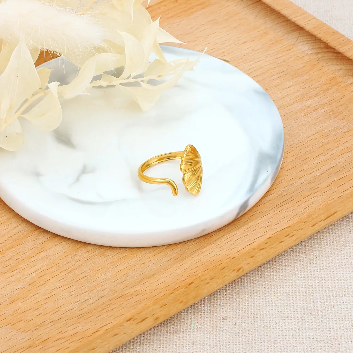 Chinese Style Stainless Steel Material Gogeous Ginkgo Leaf  Shaped Elegant Ring尺寸 (11).webp