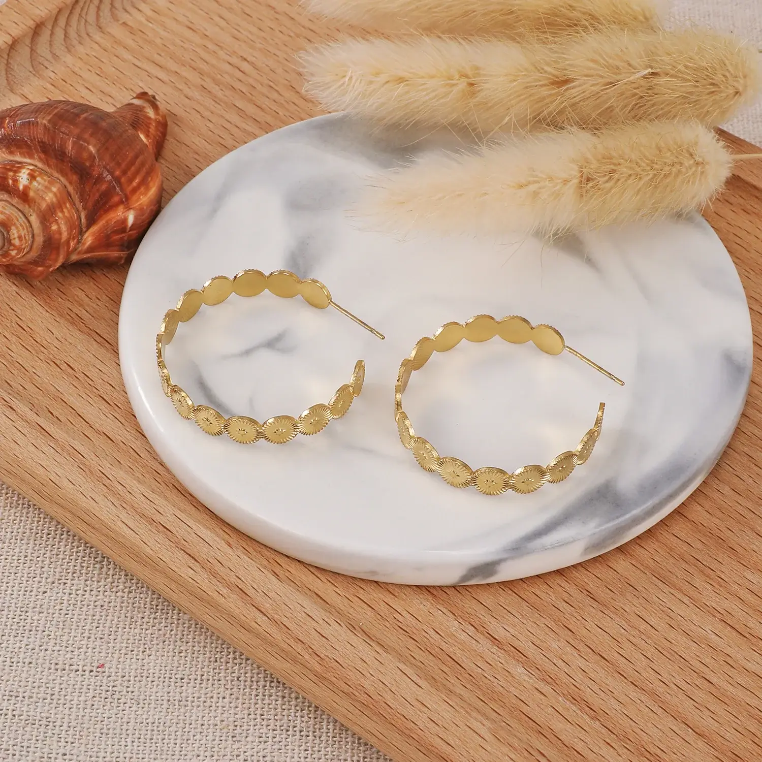  European Style Stainless Steel Material Classic Carved And Polished GorgeousTrendy Bracelet尺寸(5).webp