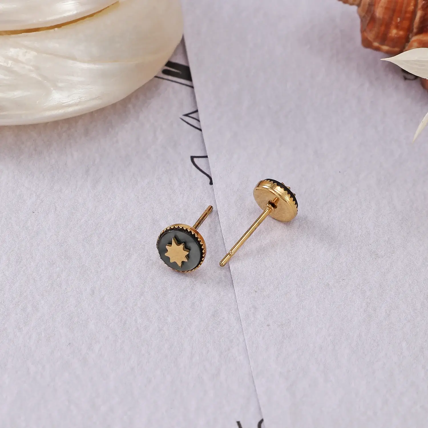 European Style Stainless Steel Material black enemet with polished star and carved Trendy Elegant Earing尺寸(4).webp