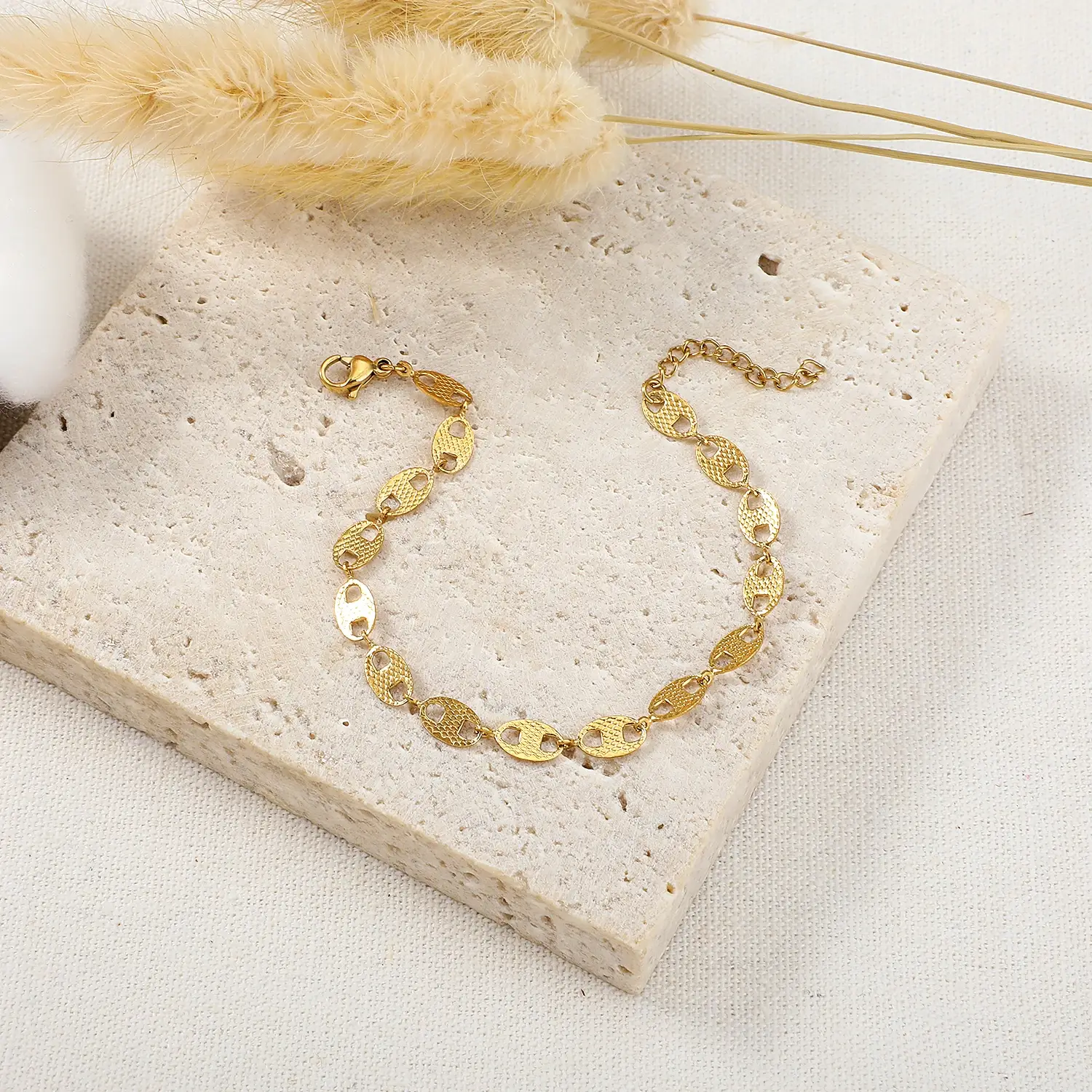pig nose bracelet (1)(1).webp