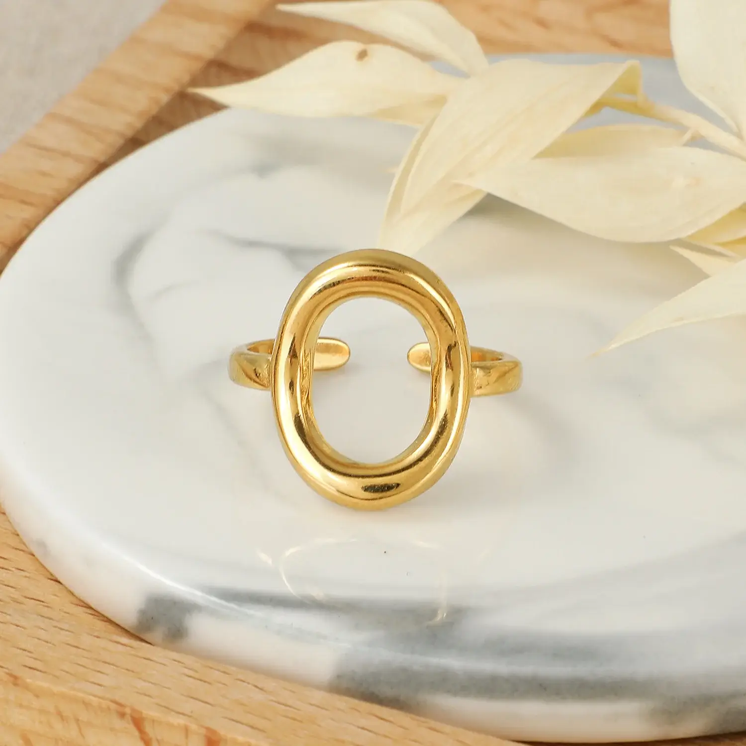 Thick and Heavy Oval Shape Circle Adjustable ring 18KNon Tarnish Stainless Steel Ring (2).webp
