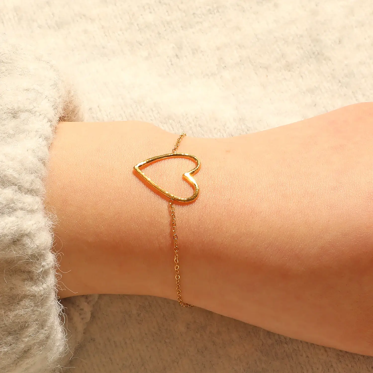 Heart Circle With Hammered Finish Stainless Steel With Gold Plating Bracelet (1).webp