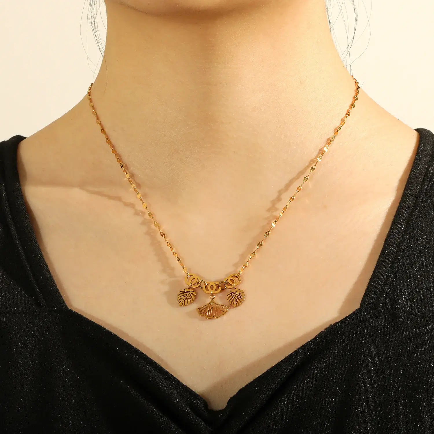Leaf Shape Pendant With Chunky Mixed Thin Lip Chain Stainless Steel  Beautiful Necklace  (1).webp