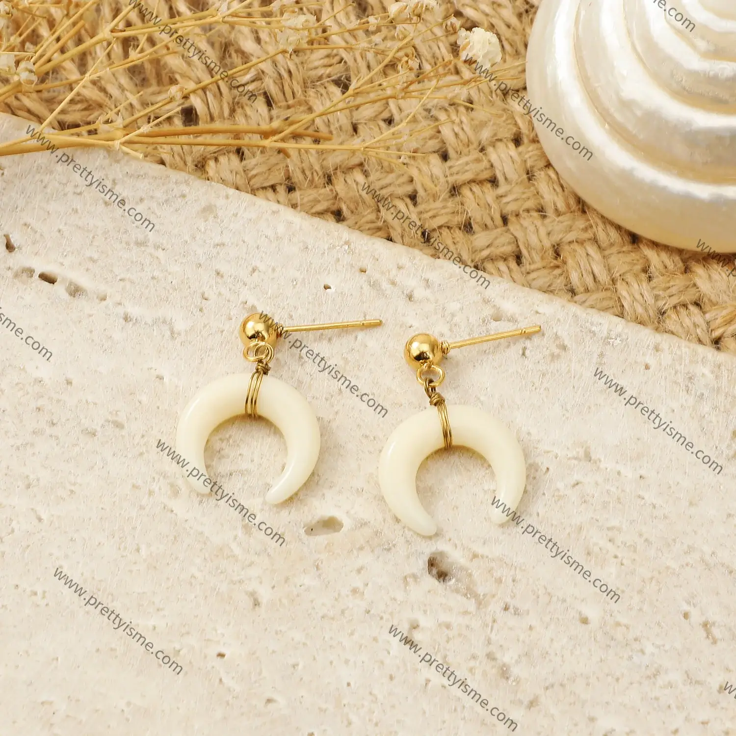 Pretty is me Collection 18K Gold Plated Stainless Steel Jewelry Crescent Moon Shape New Trendy Ear Ring (3).webp