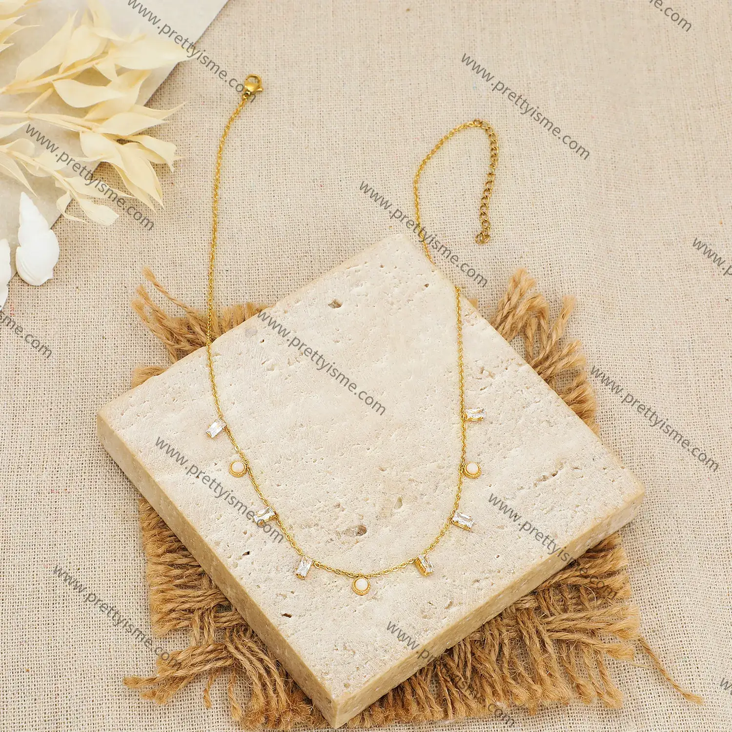 French style pendant chain set with diamonds pearls gold-plated simple stainless steel necklace (3).webp