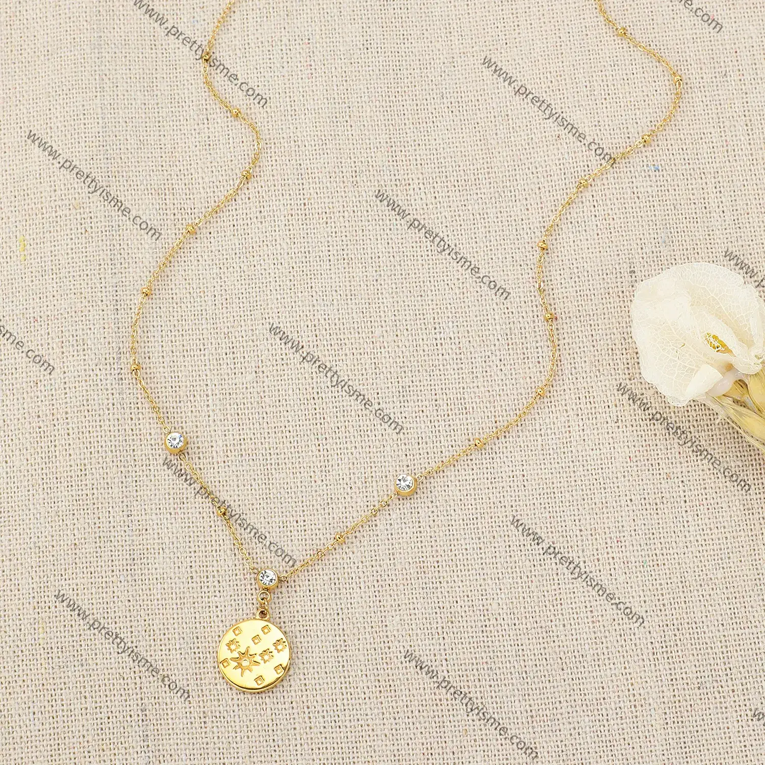 Korean Pendant Necklace Diamond Inlaid Engraved Star Pattern Gold Plated Stainless Steel Necklace (3).webp