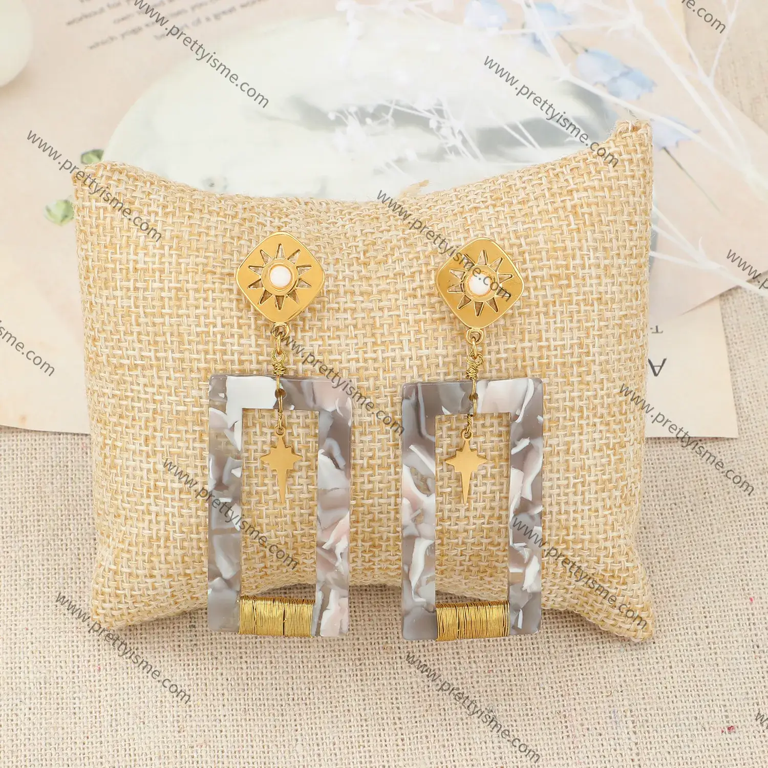 Square Earrings Twisted Wire Pendant Gold Plated Stainless Steel Earrings (3).webp