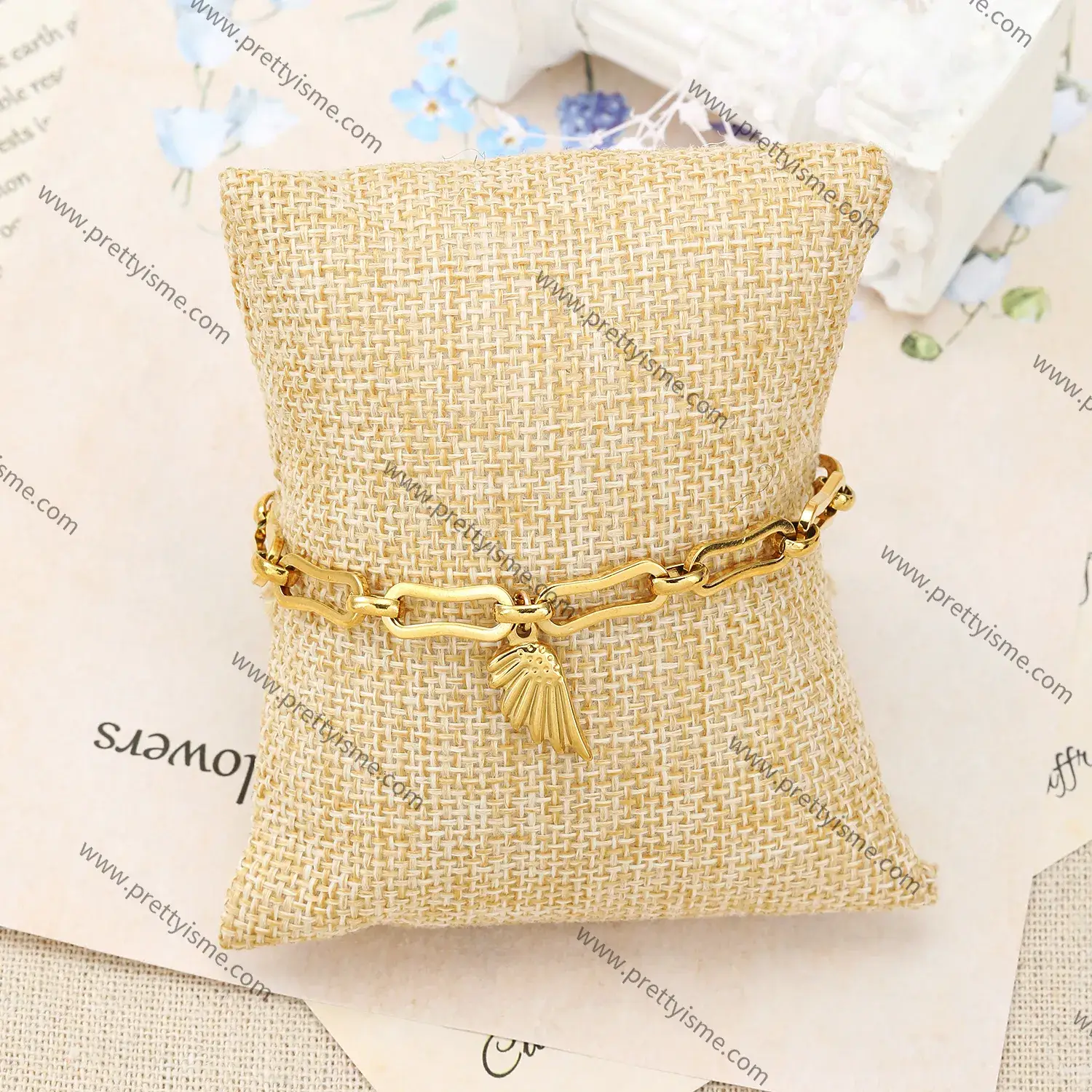 Stainless Steel Bracelet Carved Wings Pendant Delicate Simple Bracelet (2).webp