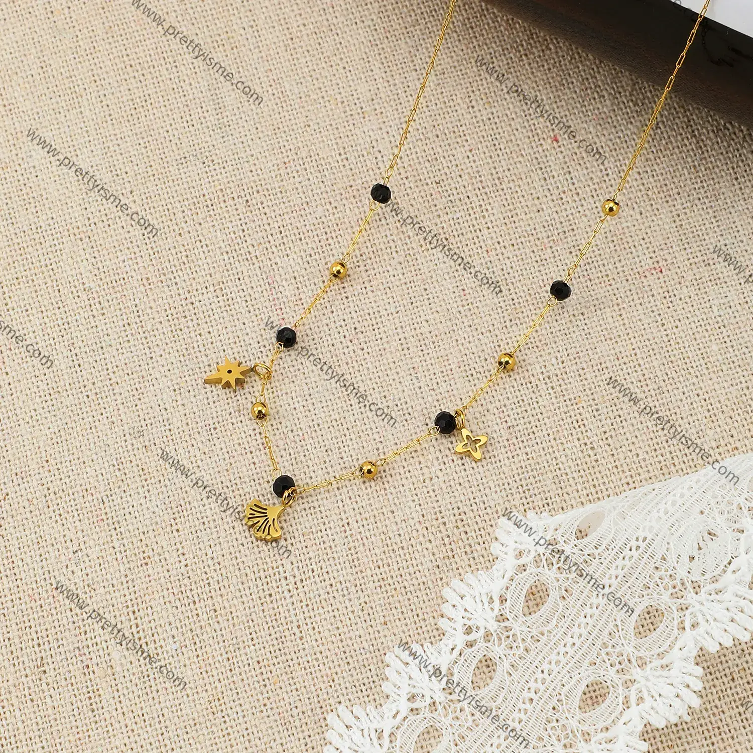 French Thin Necklace Engraved Pendant with Black Natural Stone Gold Plated Necklace (5).webp