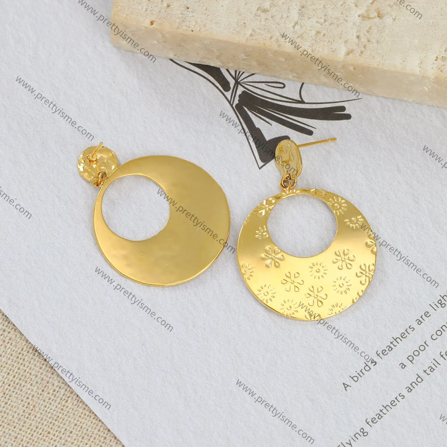 Round Stainless Steel 18K Gold Plated Earrings Cutout French Stud Earrings (4).webp