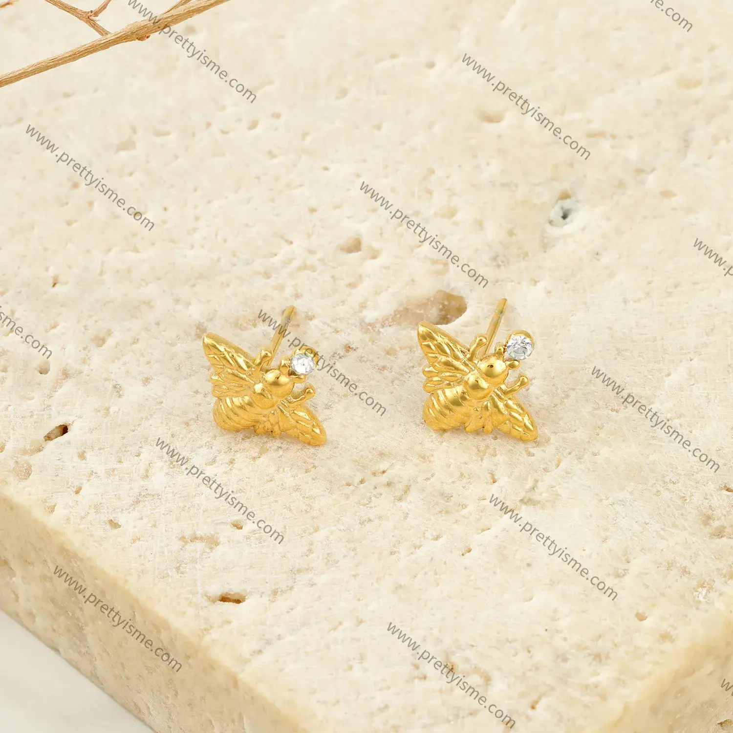 Cute Bee Earrings Stainless Steel 18K Gold Plated Earrings with Diamond Engraved Pattern (4).webp