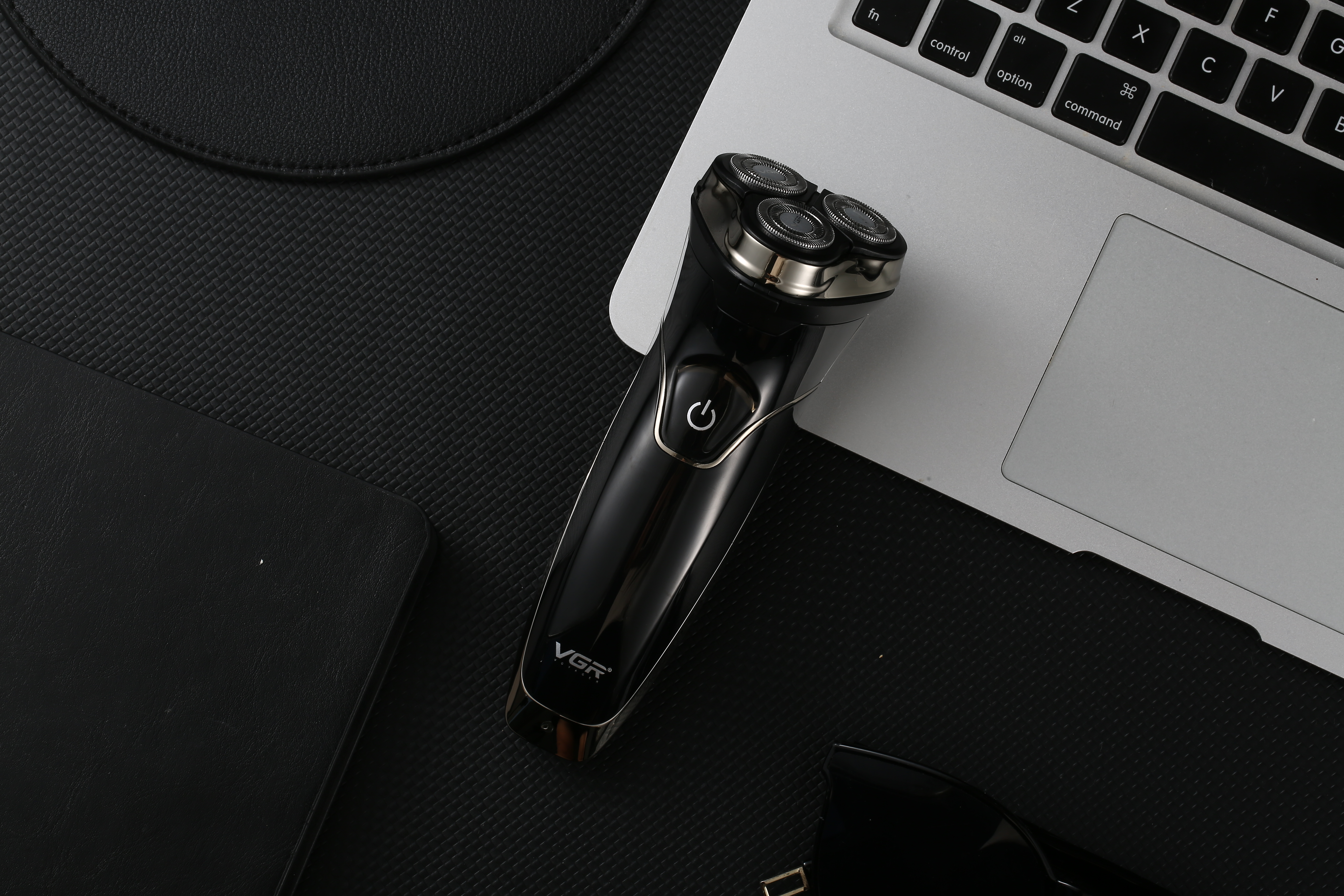 Custom Waterproof Rechargeable Shaver, say goodbye to traditional styling and make you as refined as your shaver 