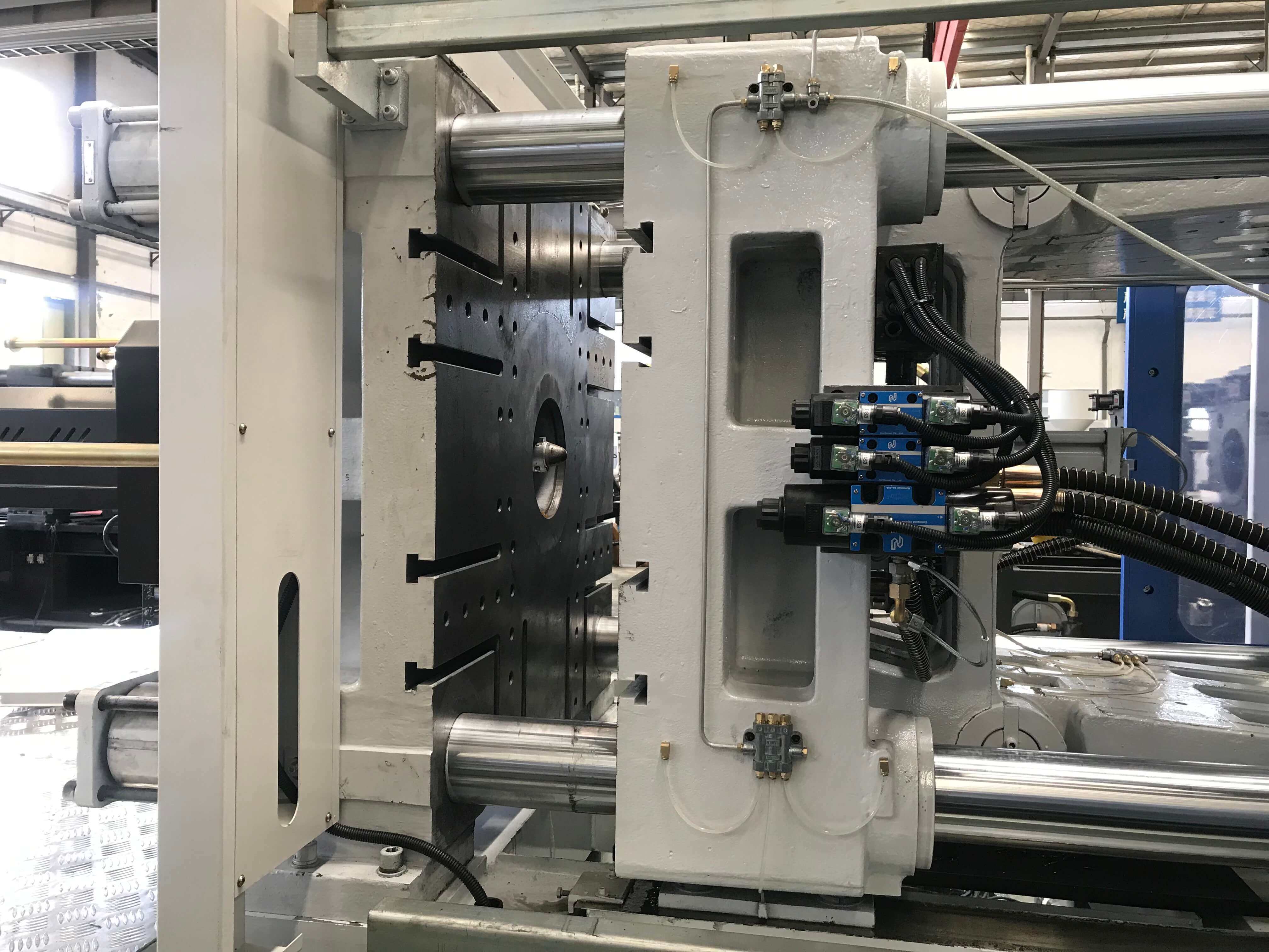 Cheap pet bottle injection moulding machine,OEM plastic bottle injection molding machine,bottle injection molding machine For Sale,plastic bottle molding machine price,injection moulding machine pet preform