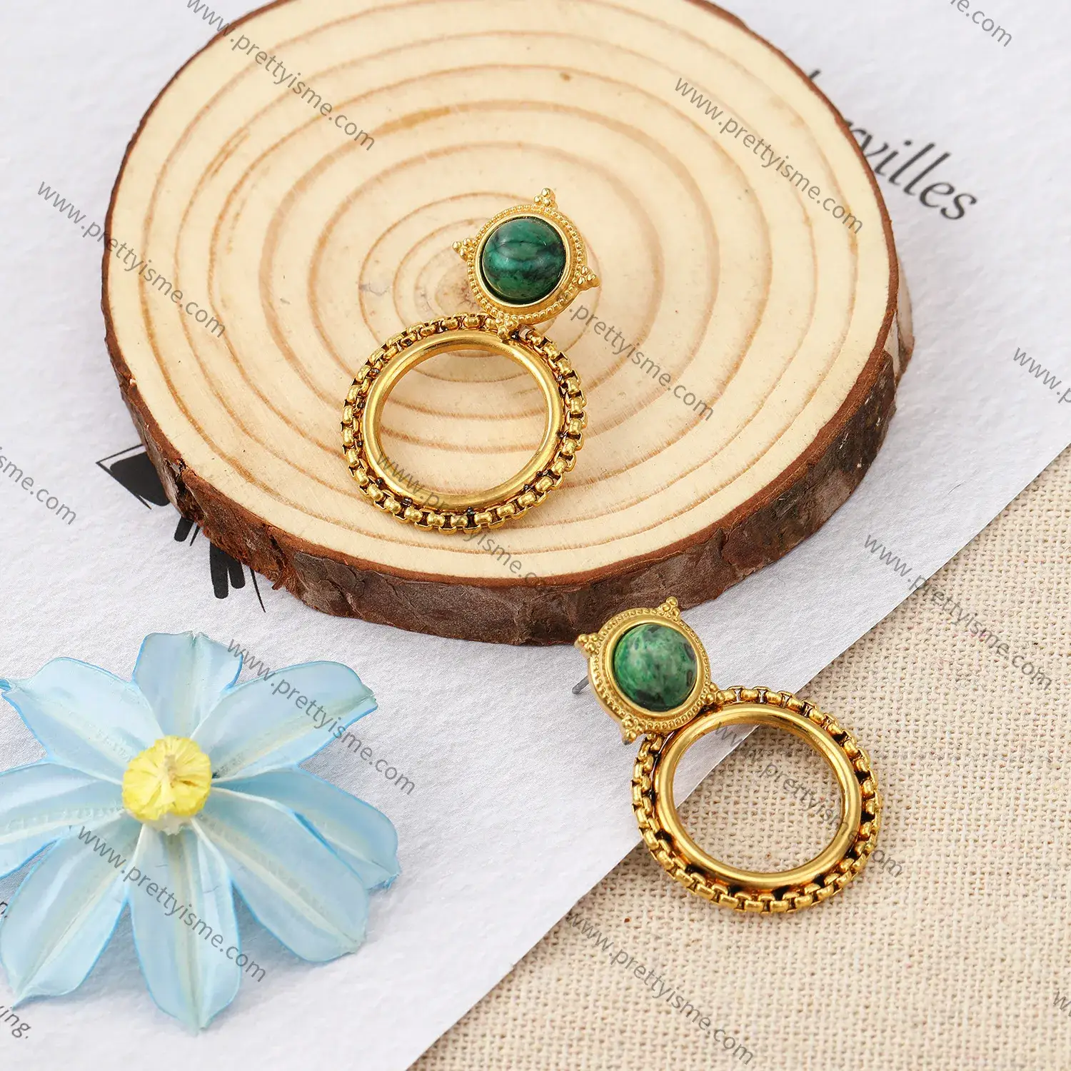 French Vintage Stainless Steel 18k Gold Plated Earrings with Green Gemstone Round Stud Earrings (3).webp