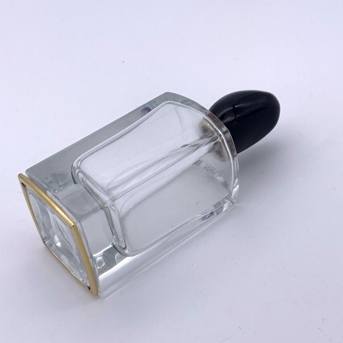 clear glass perfume bottles