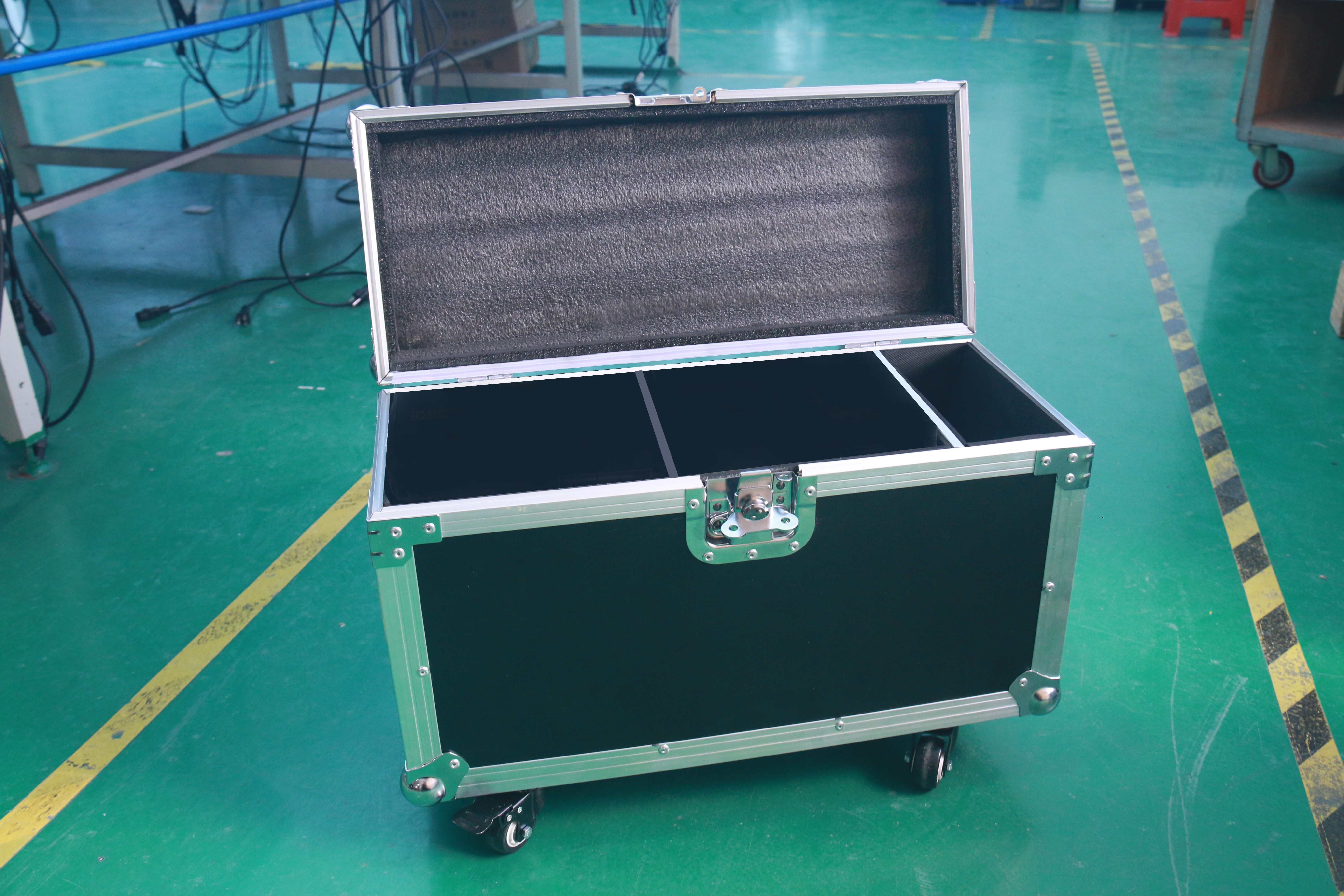 custom flight case, custom built flight cases, custom dj flight case, custom dj flight cases, moving head light cases