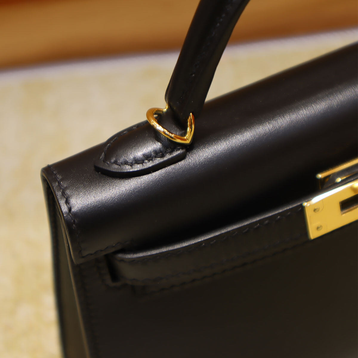 china shoulder bag supplier, black leather shoulder bag with gold hardware