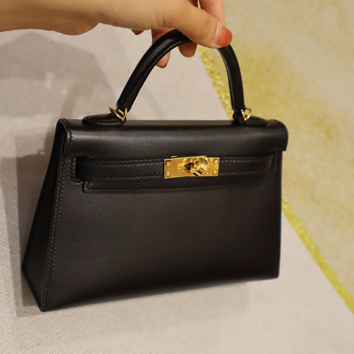 china shoulder bag supplier, black leather shoulder bag with gold hardware