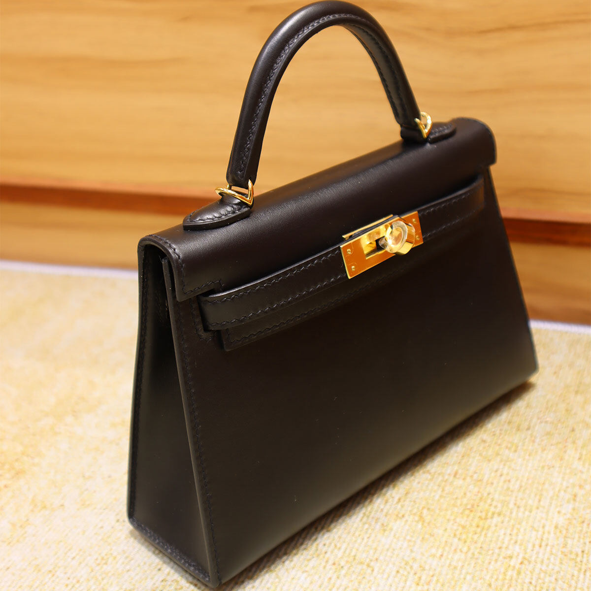 china shoulder bag supplier, black leather shoulder bag with gold hardware