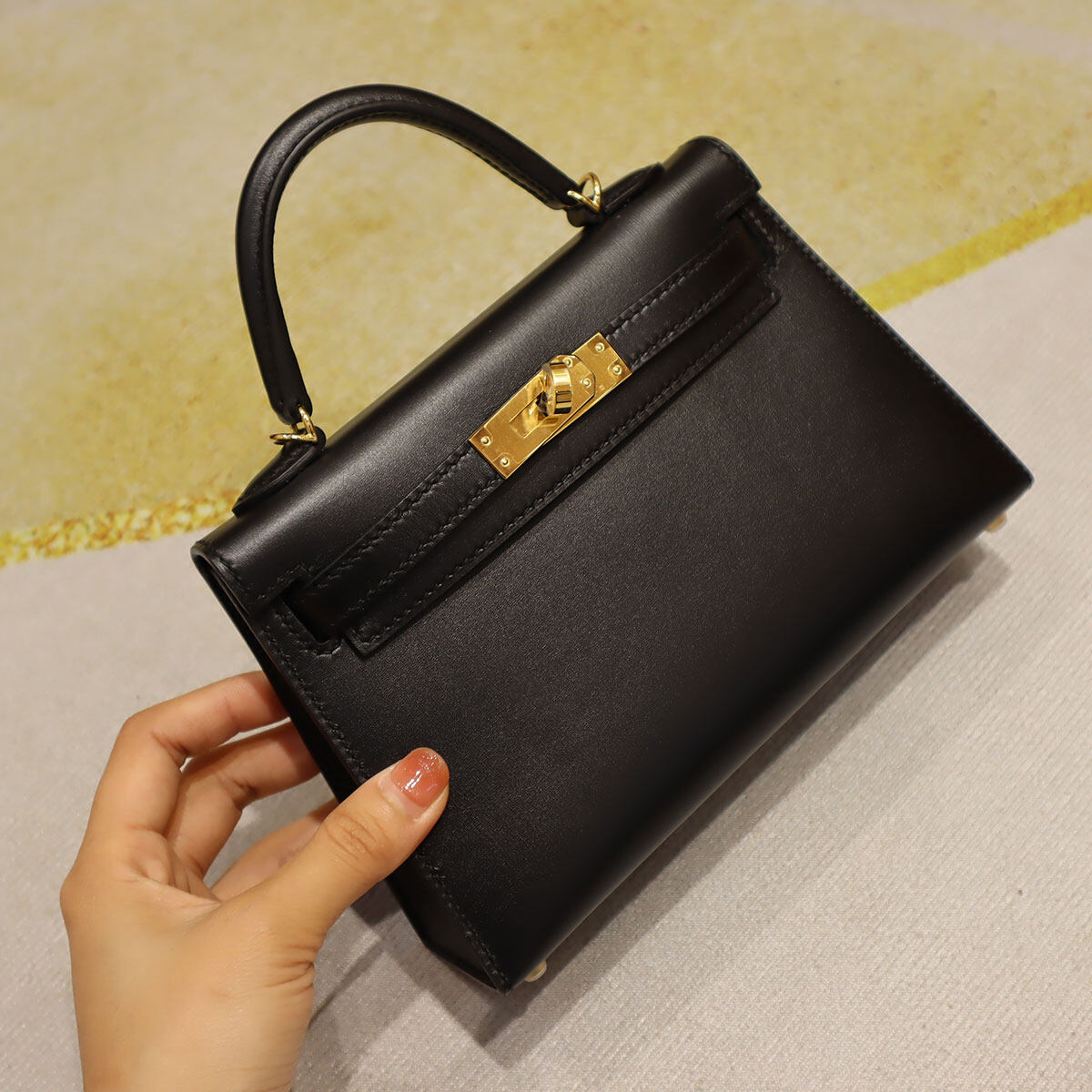 china shoulder bag supplier, black leather shoulder bag with gold hardware