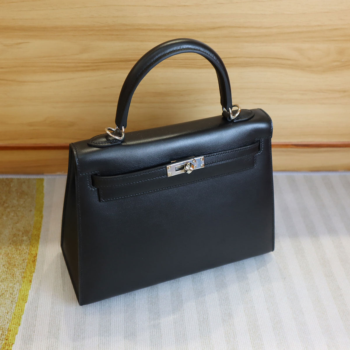 How to authenticate leather in Chinese handmade leather bag?