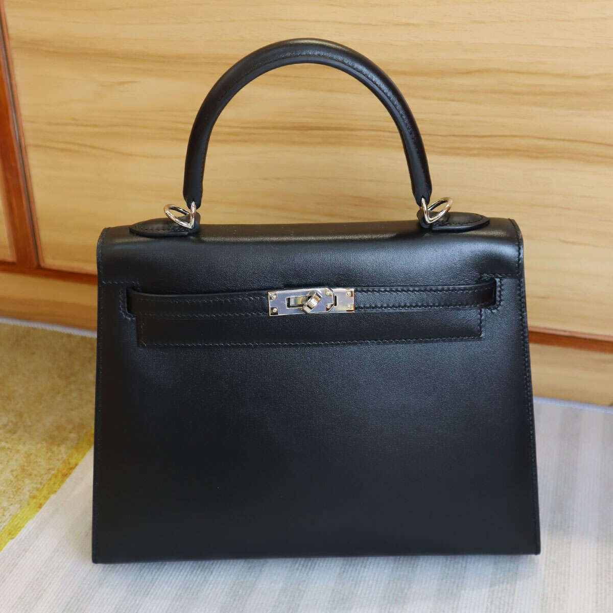 How to Choose a Handbag?