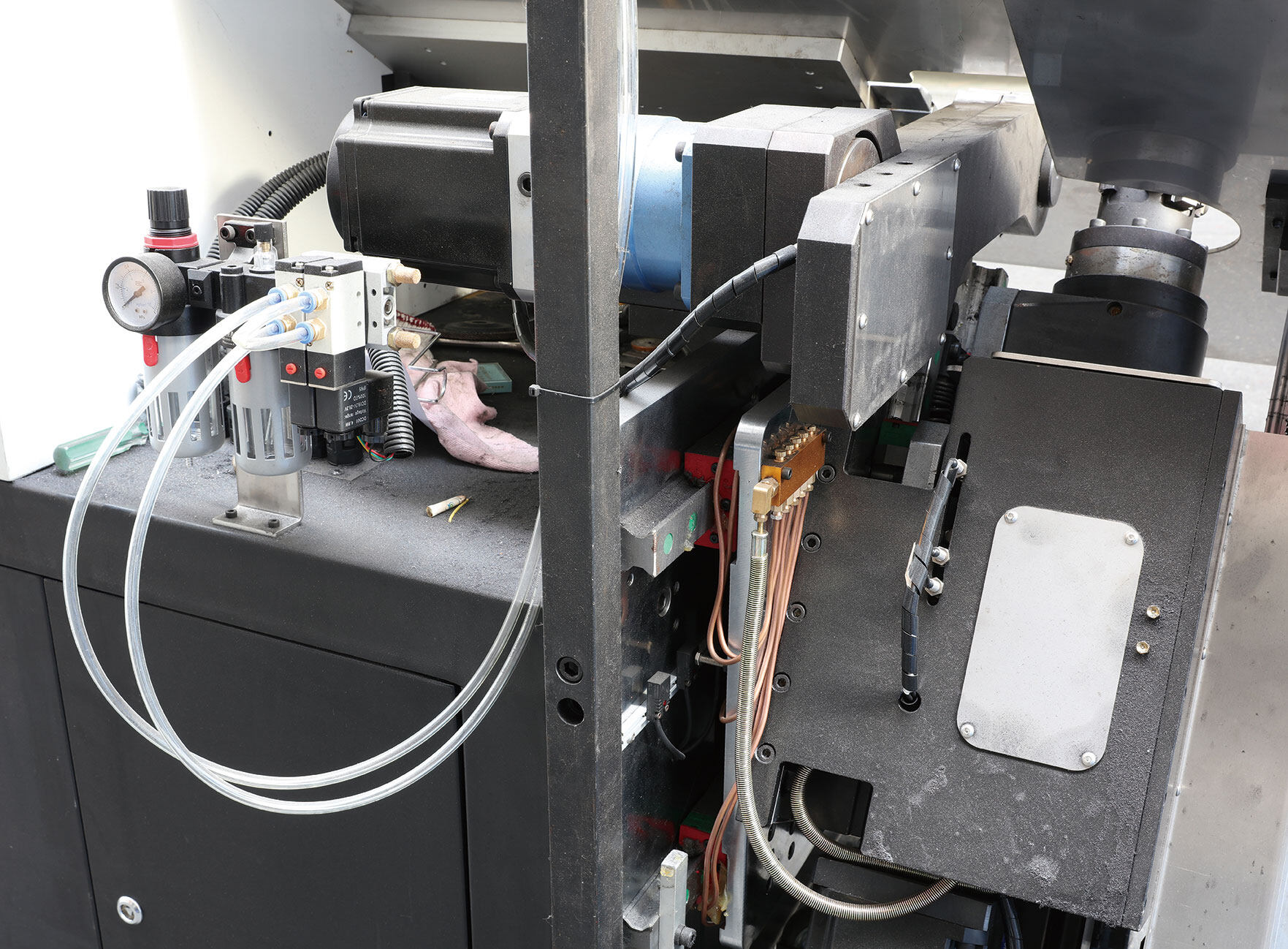 fabricants de machines à cintrer en Chine, Machine à cintrer les fils rotatifs 3D
