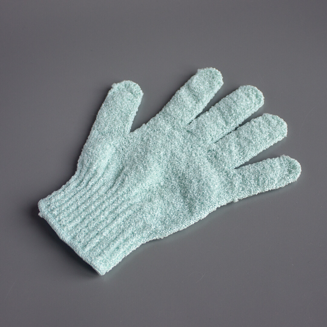 Exfoliating gloves body scrubber