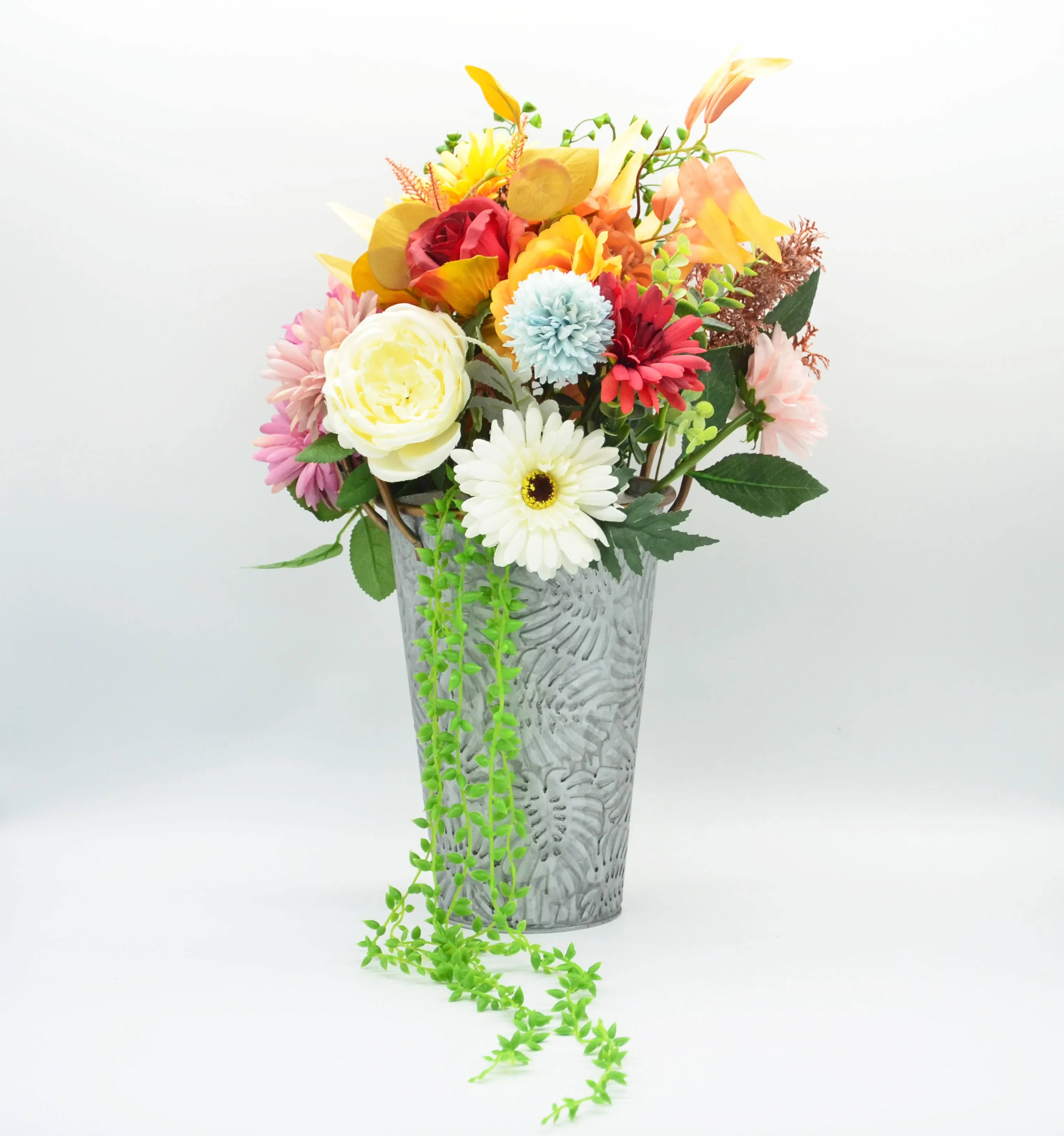 The Advantages of Metal Flower Vase