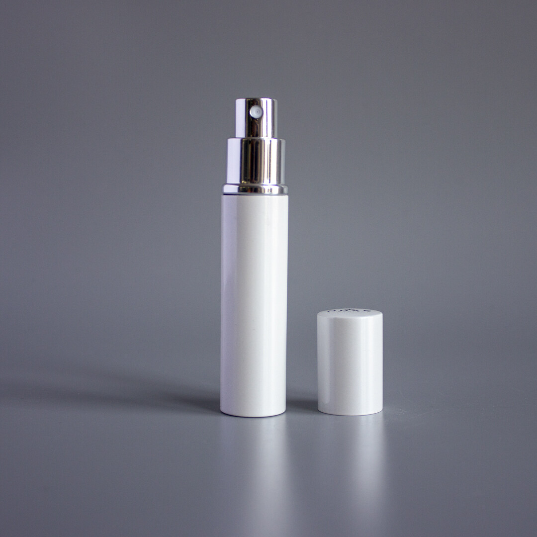 Fragrance atomizer travel case spray