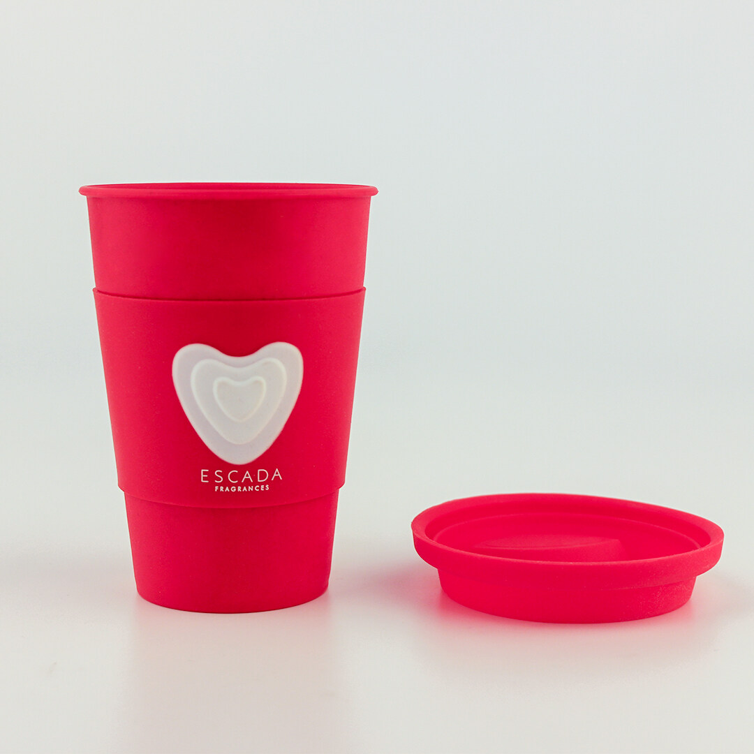 Red plastic water cup with silicone cap for Escada