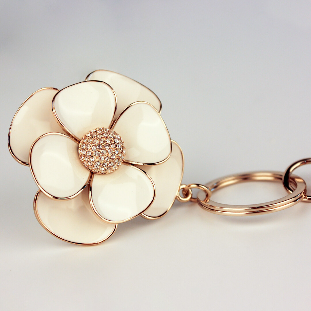 Flower shaped metal keyring/luxury gifts/beauty accessories/LVMH audited