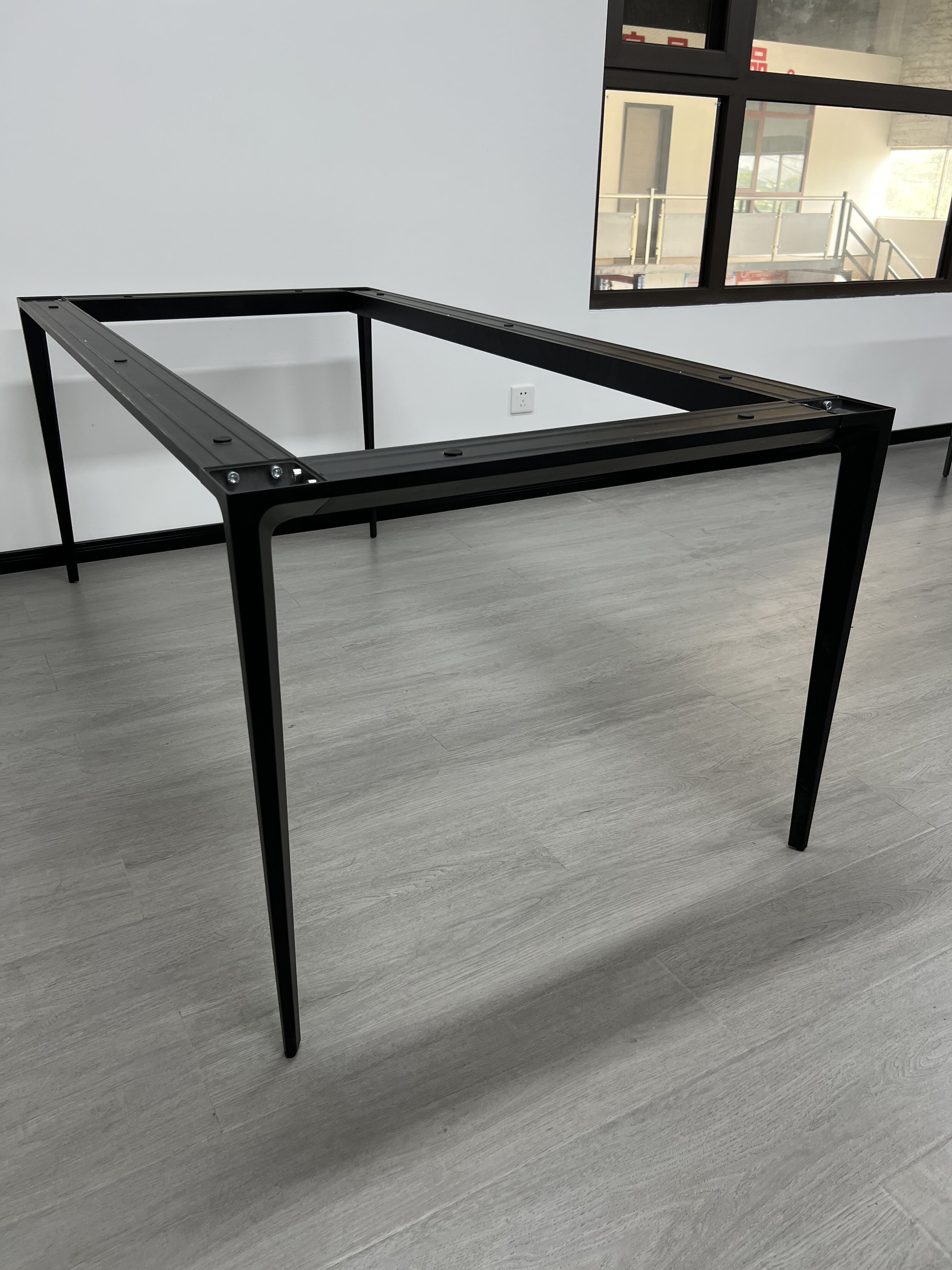 custom metal table legs manufacturer, custom metal dining table legs