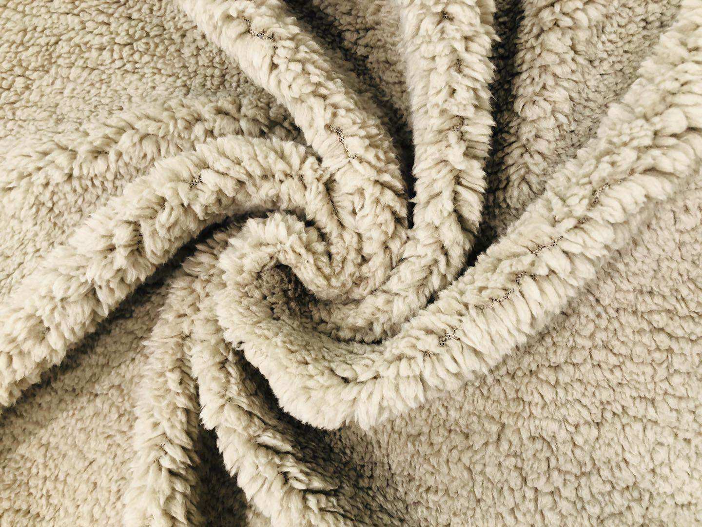 faux sherpa throw blanket, blanket fabric wholesale, weighted blanket manufacturer, bulk sherpa blankets, sherpa custom blanket