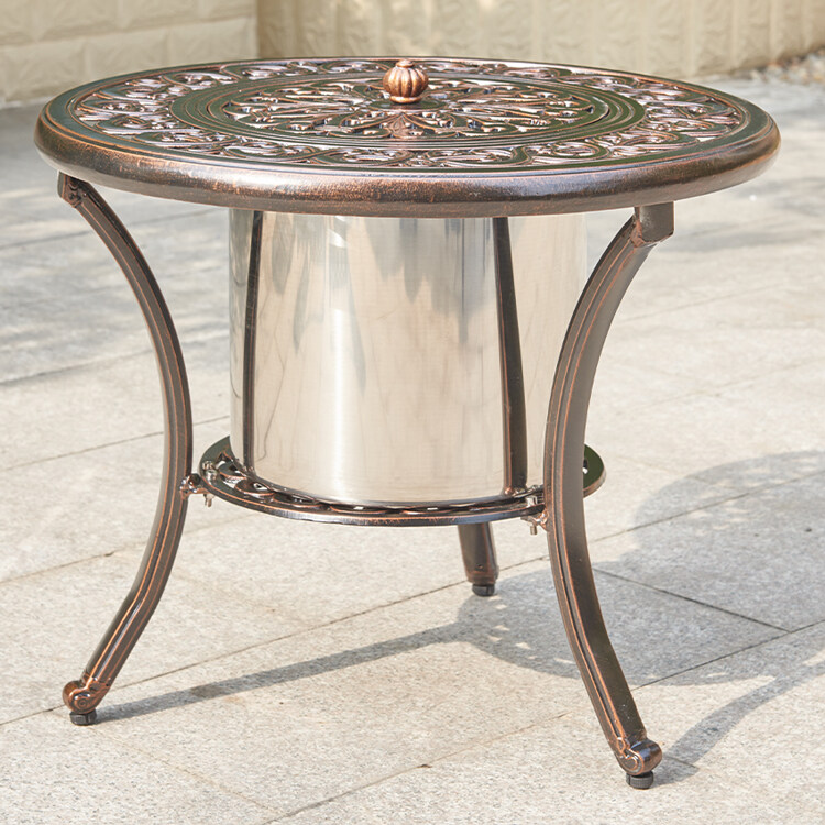 Garden table With Ice Bucke