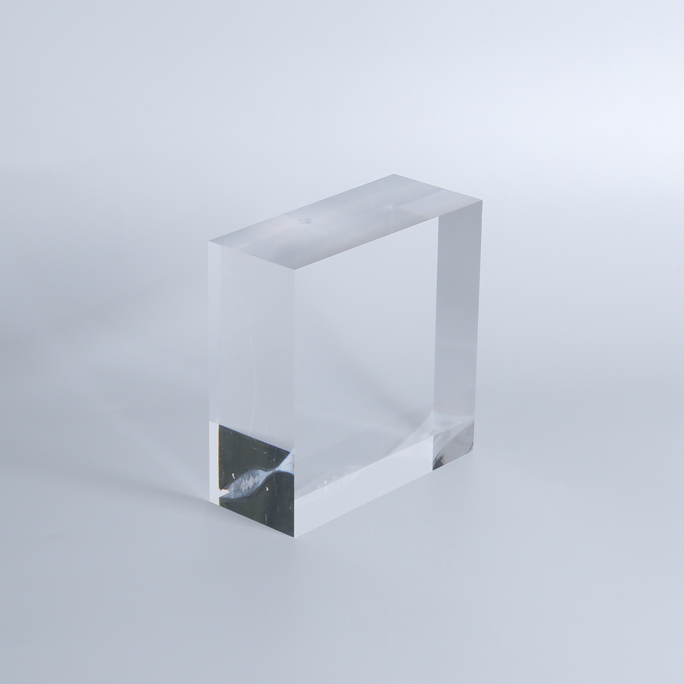 thick clear acrylic sheet