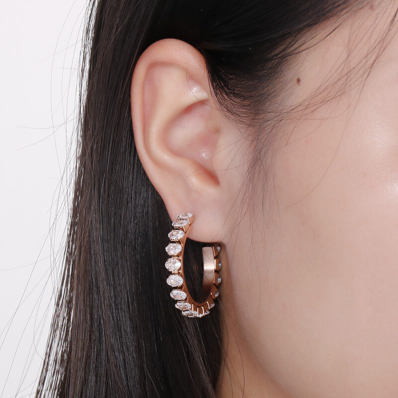 Stud Earrings: A Fashionable and Practical Accessory