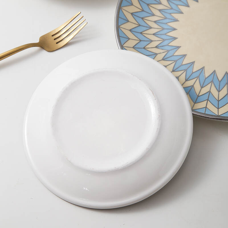 trending dinner plates; ceramic bowl and plate set; restaurant dishware