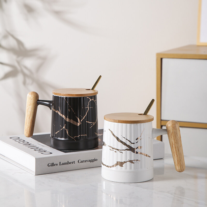 Elegant Marble Vertical Grain White And Black Mug With Lid